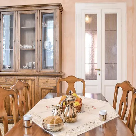Σπίτι διακοπών Two-bedroom Holiday Castelletto S. Ticino With A Fireplace 09 *